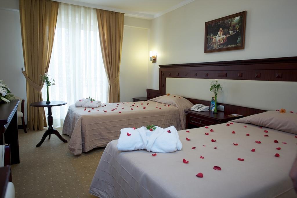 Anzer Beach Hotel 쿰부르가즈 객실 사진